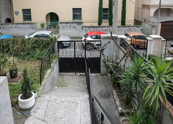 Neimar Apartment With Great Wi-Fi And Free Parking