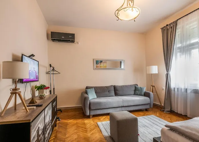 Neimar Apartment With Great Wi-Fi And Free Parking