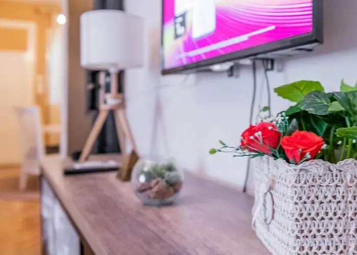 Neimar Apartment With Great Wi-Fi And Free Parking